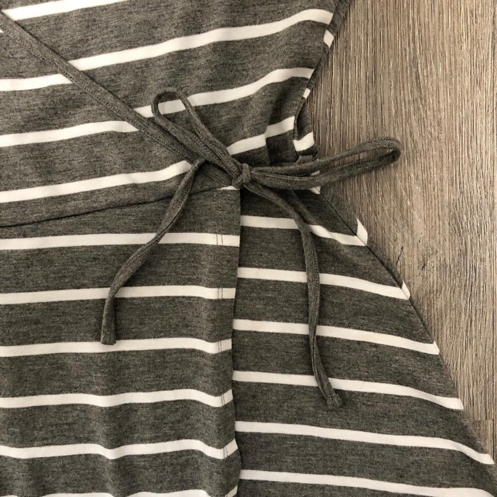 Torrid Women's Size 2X Wrap Dress Striped Surplice Dress Heather Gray Faux Wrap - Picture 4 of 9